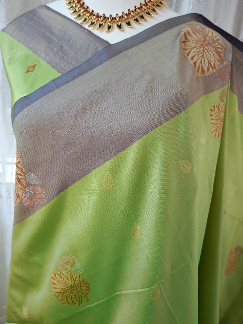 Contrast Weave Soft Silk Saree